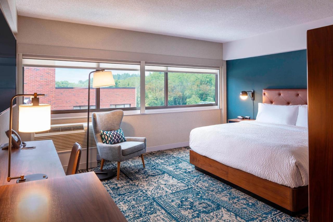 Four Points By Sheraton Norwood Conference Center Extérieur photo