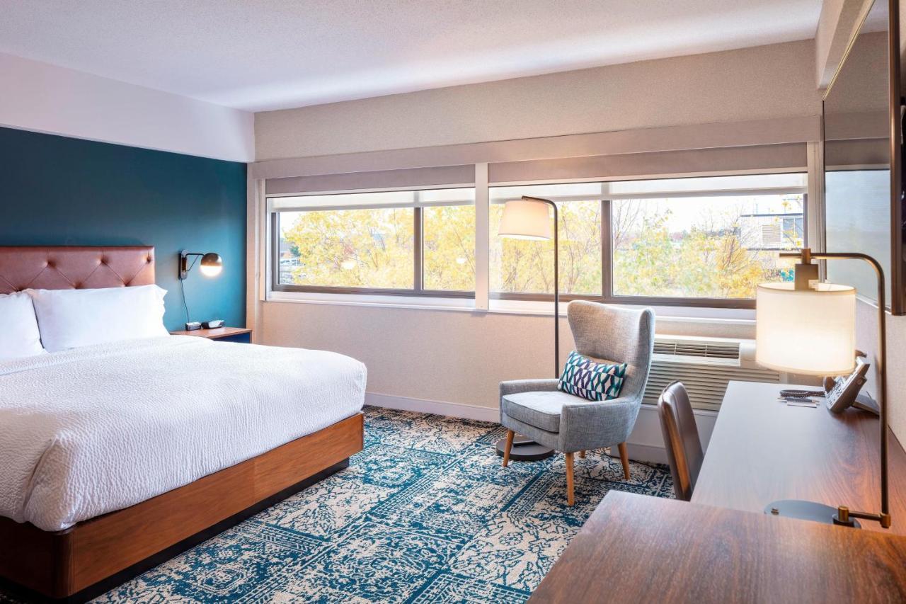 Four Points By Sheraton Norwood Conference Center Extérieur photo