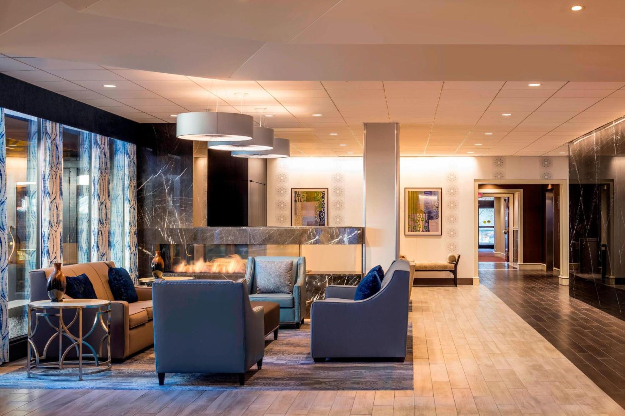 Four Points By Sheraton Norwood Conference Center Extérieur photo