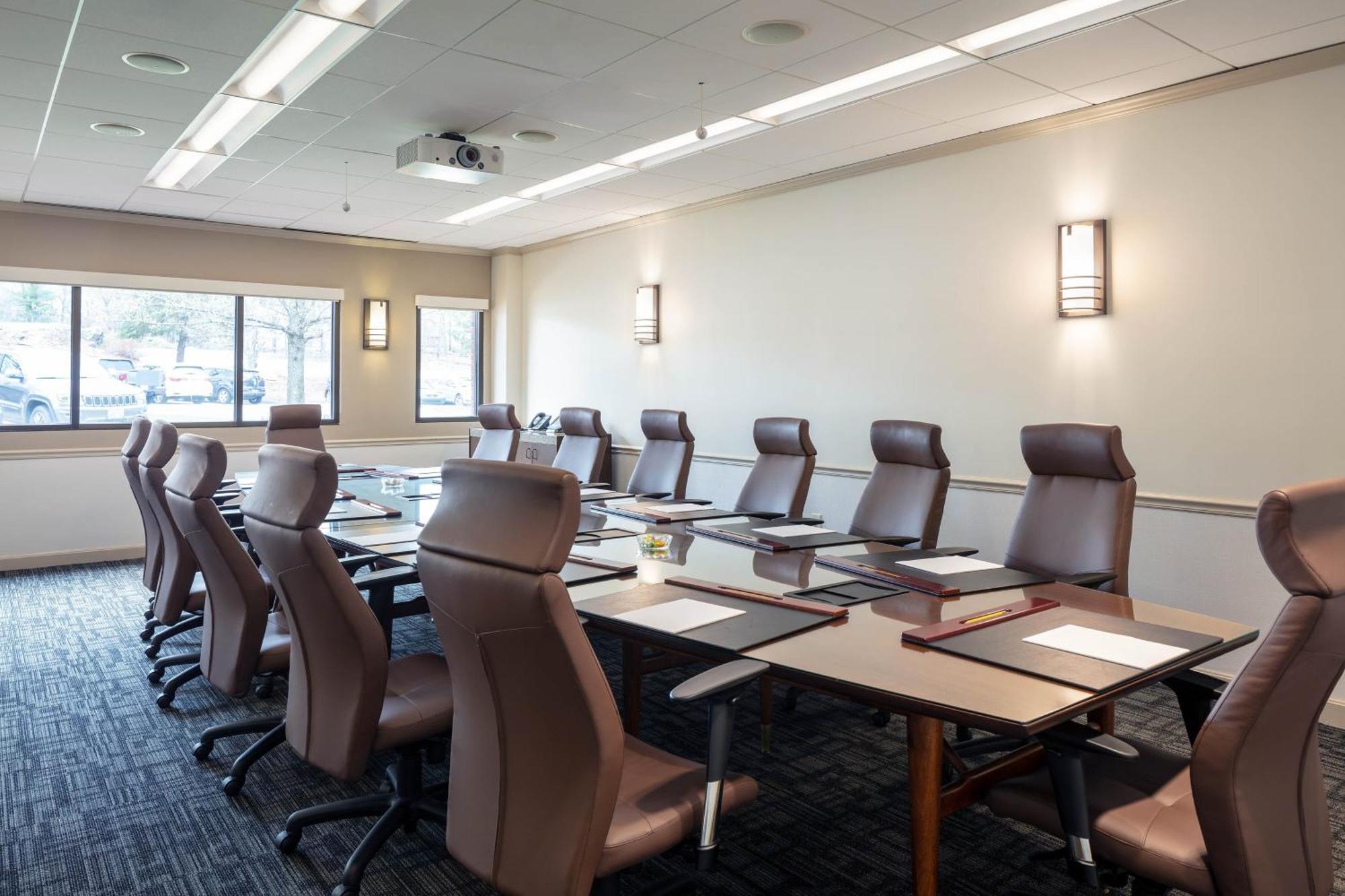 Four Points By Sheraton Norwood Conference Center Extérieur photo