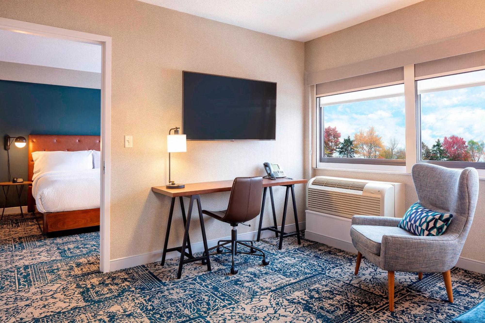 Four Points By Sheraton Norwood Conference Center Extérieur photo