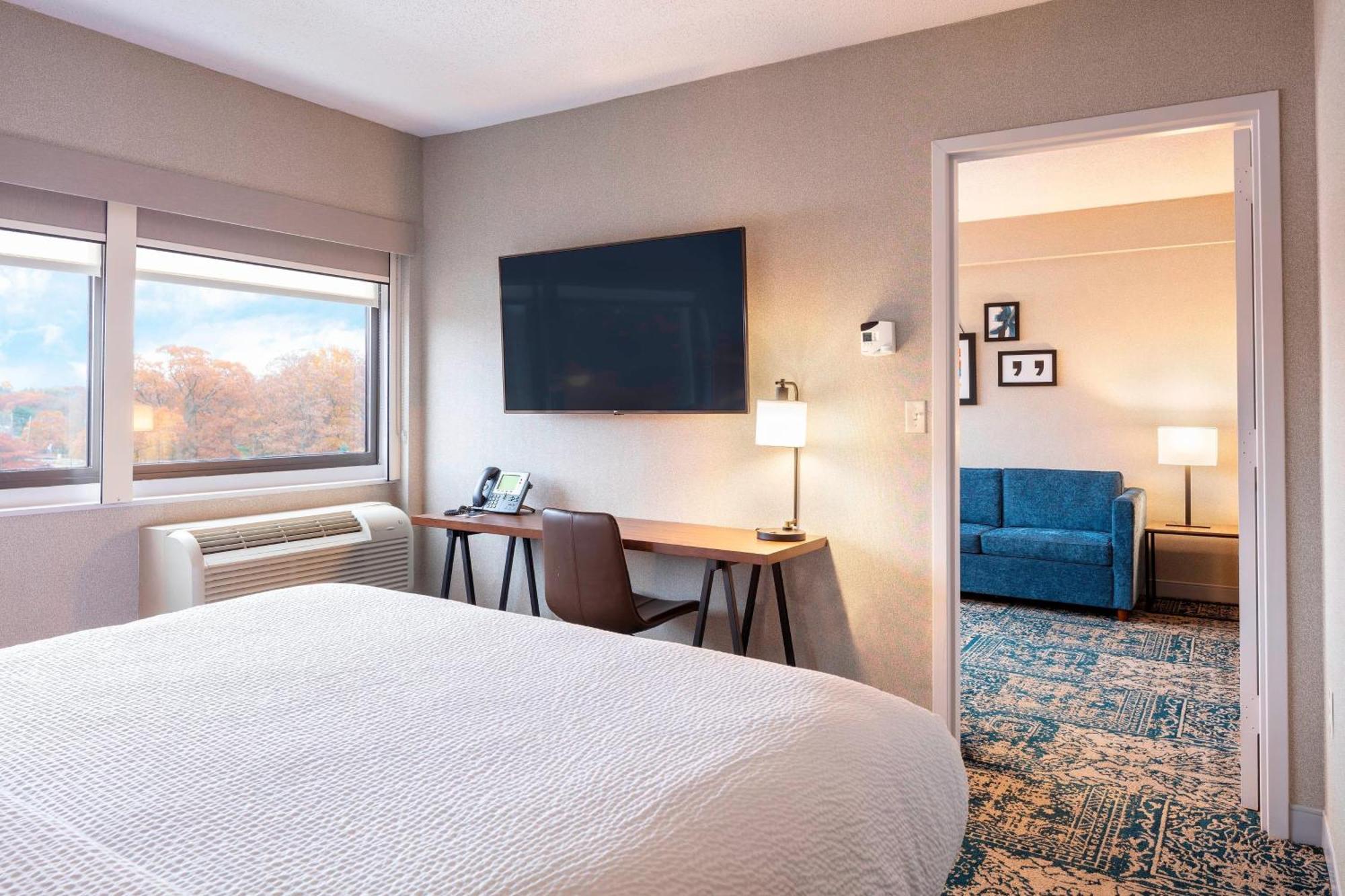 Four Points By Sheraton Norwood Conference Center Extérieur photo