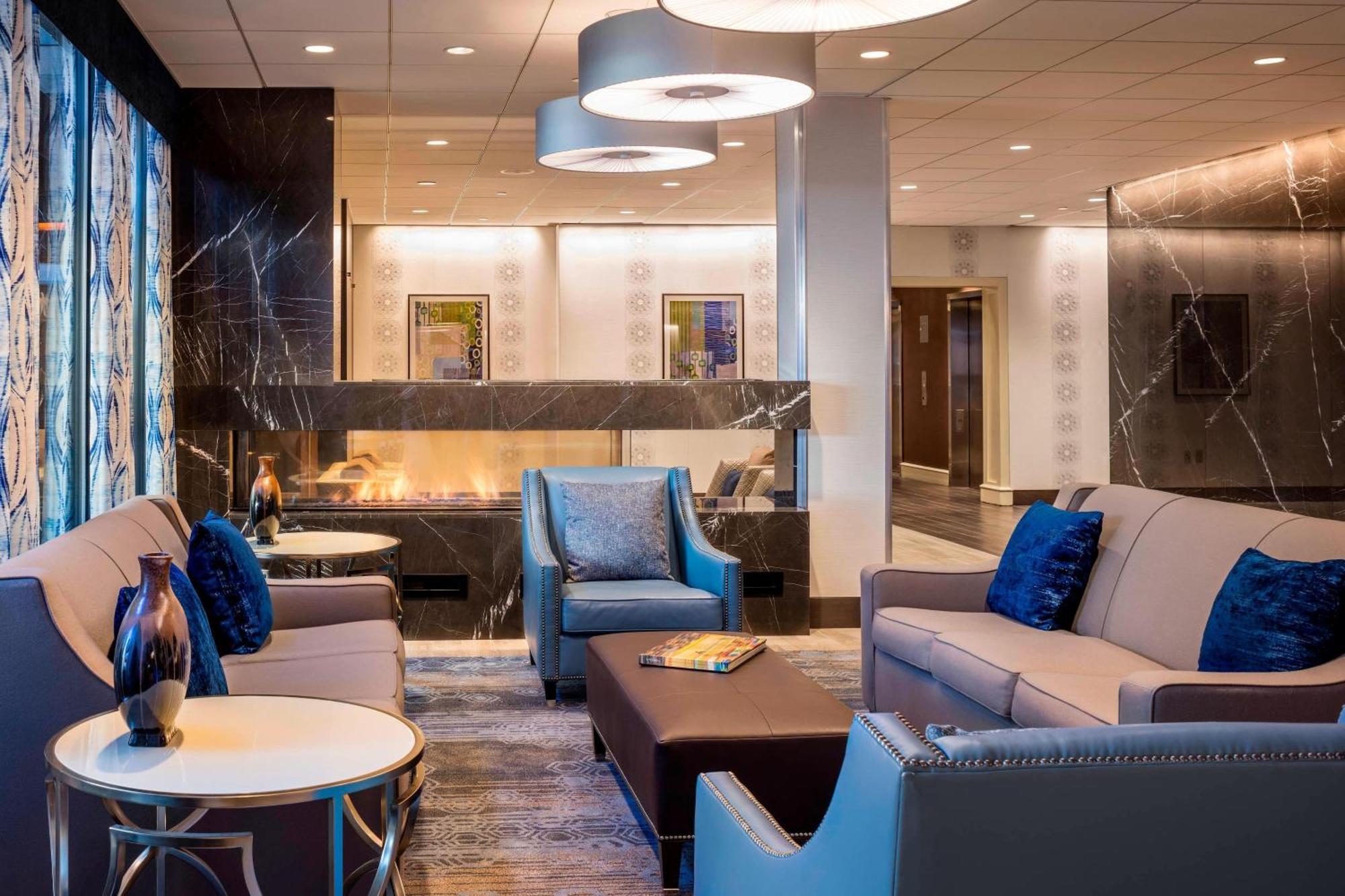 Four Points By Sheraton Norwood Conference Center Extérieur photo