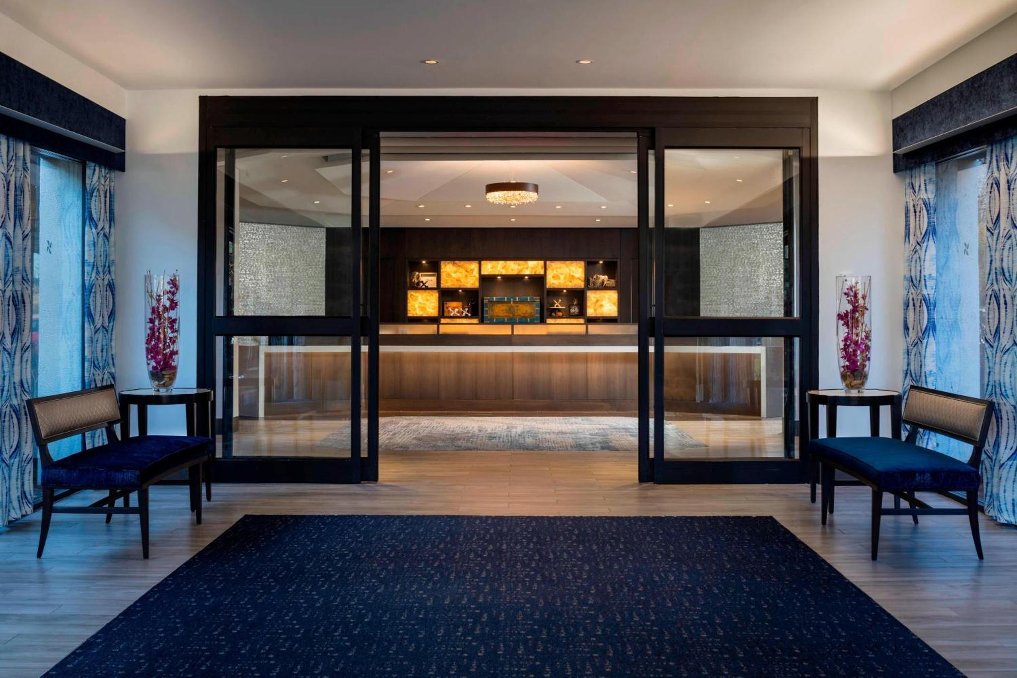 Four Points By Sheraton Norwood Conference Center Extérieur photo