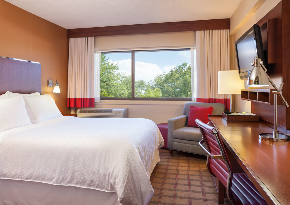 Four Points By Sheraton Norwood Conference Center Extérieur photo