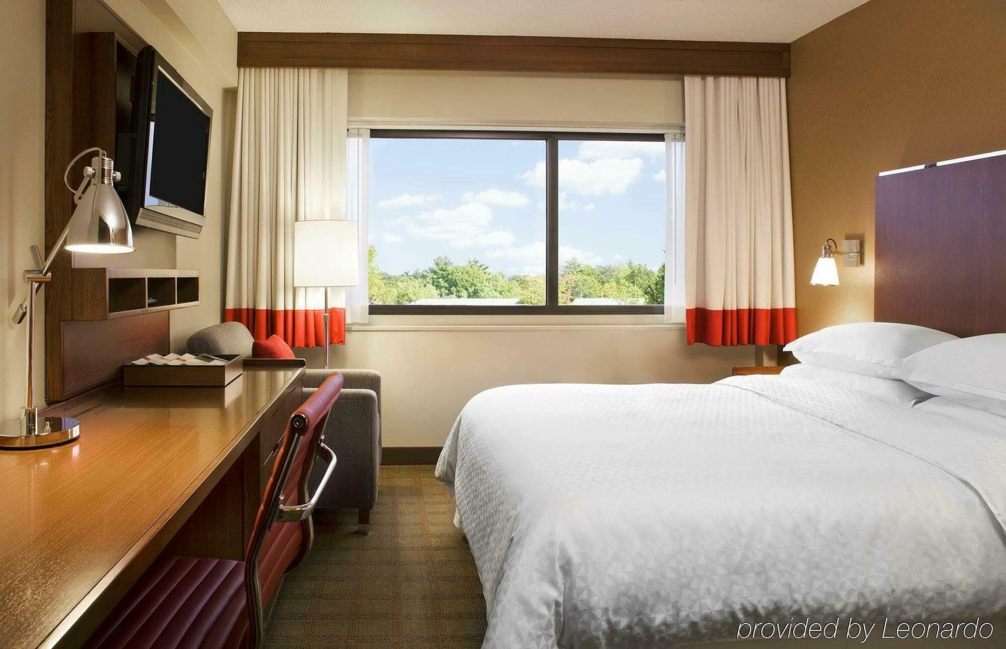 Four Points By Sheraton Norwood Conference Center Extérieur photo